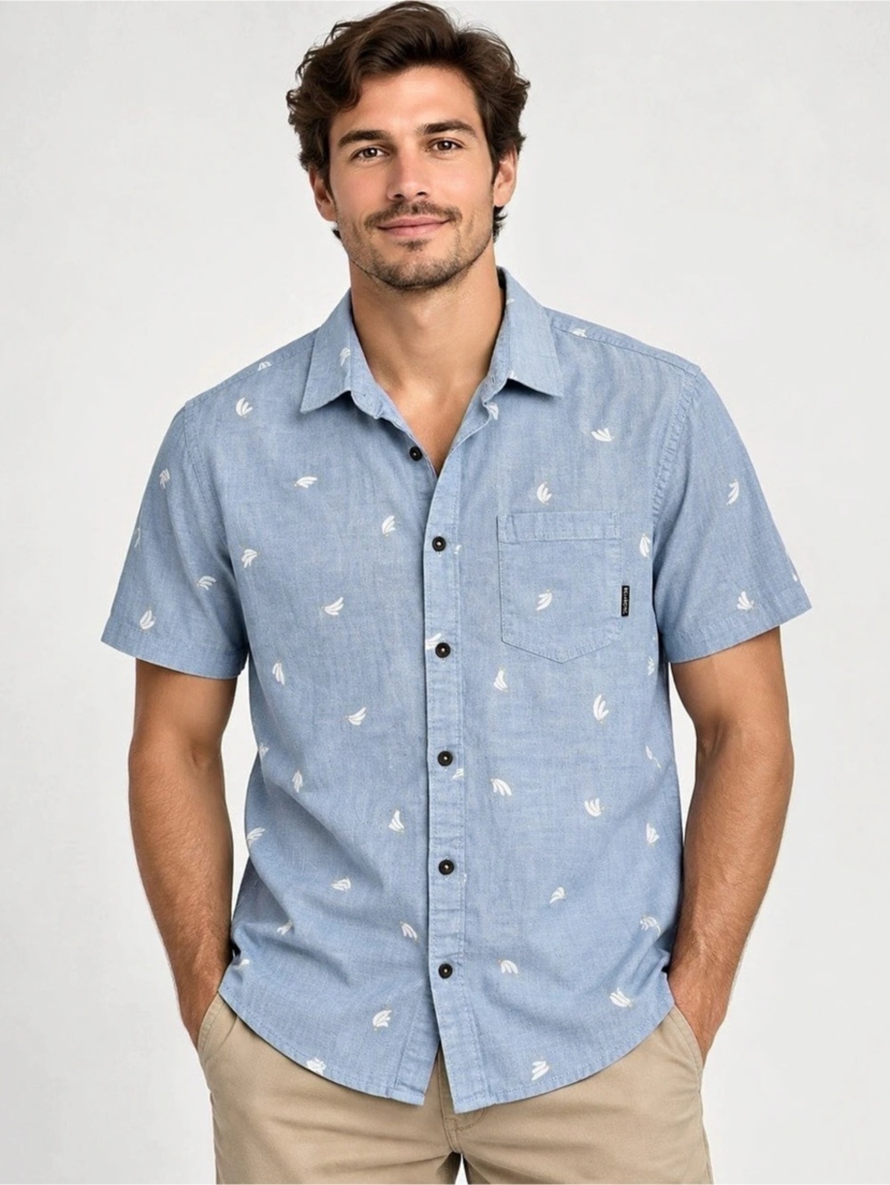 Billabong Men's Short Sleeve Button Down in Blue & White Large